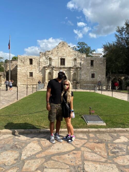 In the Fall I escaped again for my first vacation post divorce. I explored the city of San Antonio.